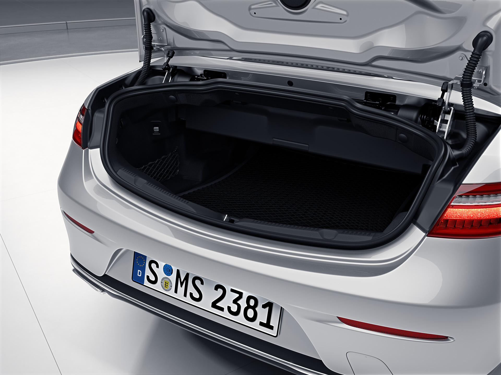 Mercedes-Benz E-Klasse Cabriolet - Ausreichend Platz im Kofferraum.