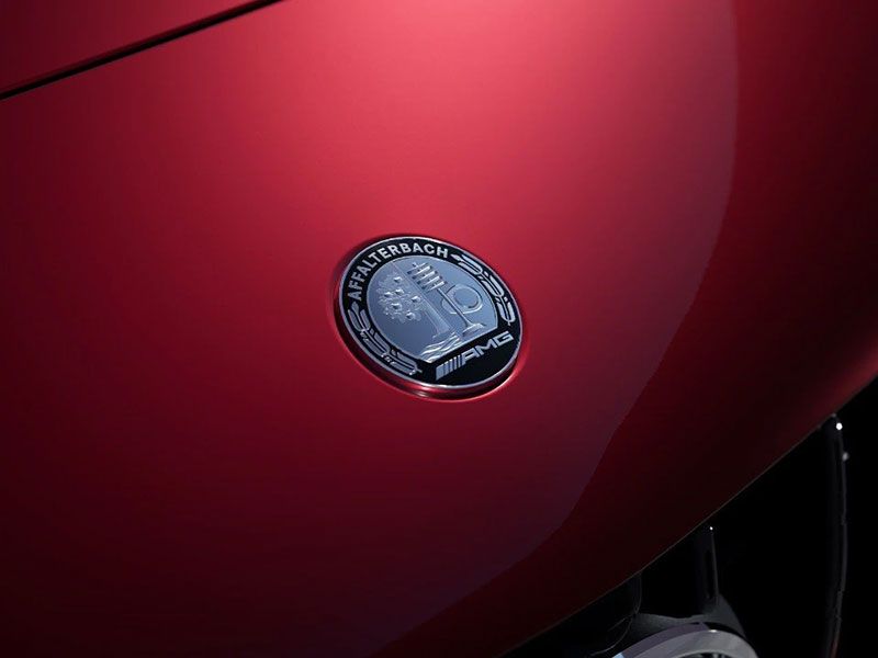 Motorhaube mit AMG Wappen